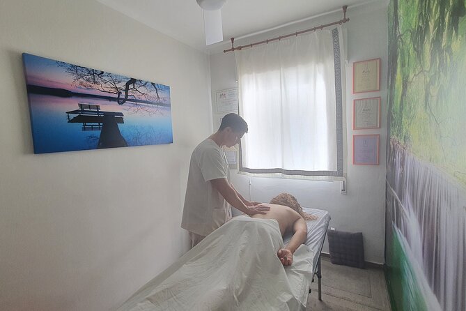 1 Hour Private Chiromassage Session in Seville - Khalma’s 1-hour chiromassage: value that’s simple and direct
