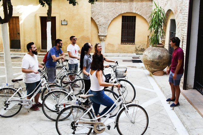 12 o'Clock - Bike & Tapas Tour Seville - Catedral de Sevilla area: huge Gothic scale from the outside