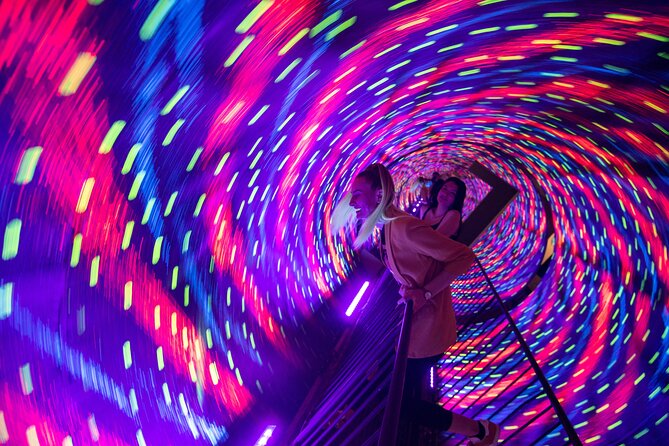 A Fantastic Visit To The Museum Of Illusions Seville - Staff help and the pace: why it can feel perfect for 75 minutes