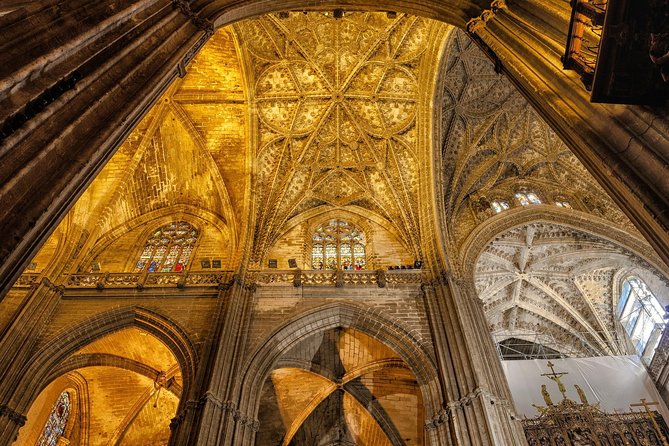 Alcazar and Cathedral & Giralda of Seville. Skip The Line! Includes access tickets - The timing reality: two segments and a gap in between
