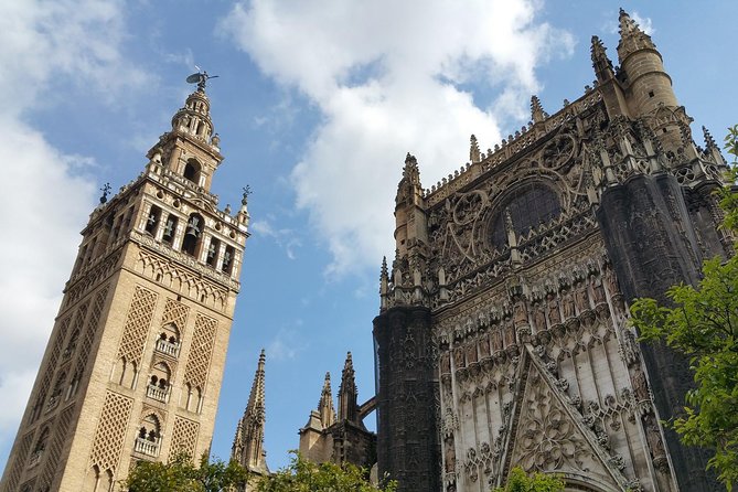 Alcazar and Cathedral & Giralda of Seville. Skip The Line! Includes access tickets - Stop 1: Monumento a la Inmaculada Concepción and a quick neighborhood primer