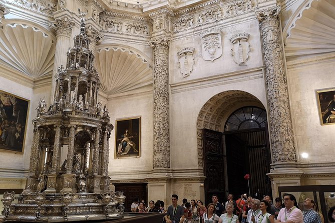 Alcazar and Cathedral of Seville Tour with Skip the Line Tickets - Guides make the difference: the human part you can feel