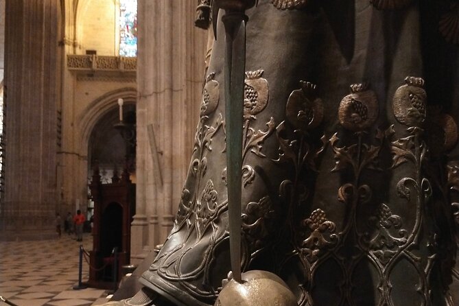 Alcazar and Cathedral, the must-sees, private tour. - The short neighborhood stroll: a reset after big interiors