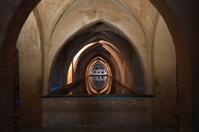 Alcazar and Cathedral, the must-sees, private tour. - Meeting point and where the tour ends