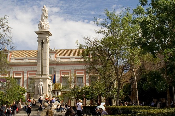 Alcázar and Jewish Quarter Guided Walking Tour in Seville - What to Notice in the Alcázar’s Moorish-Gothic-Renaissance Mix