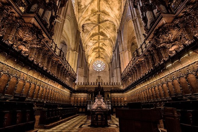 Alcazar, Cathedral and Giralda Guided Tour with Priority Tickets - Giralda tower: the 104-meter view stop you’ll remember