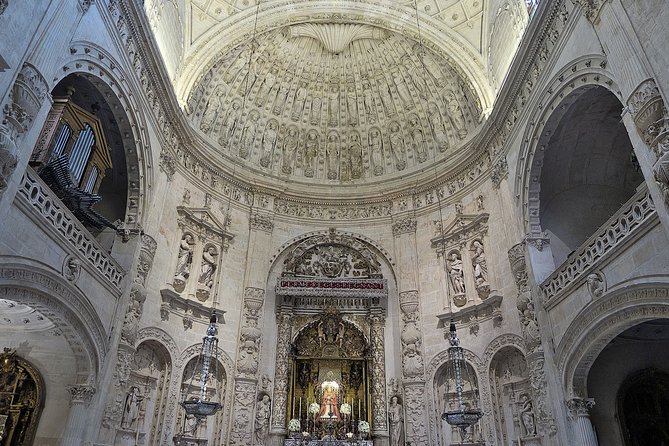 Alcazar, Cathedral and Giralda Guided Tour with Priority Tickets - Who this tour suits best
