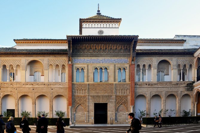 Alcázar, Cathedral & Giralda: Guided Tour with Fast-Track Tickets - Stop 1: Royal Alcázar with official guiding and garden time
