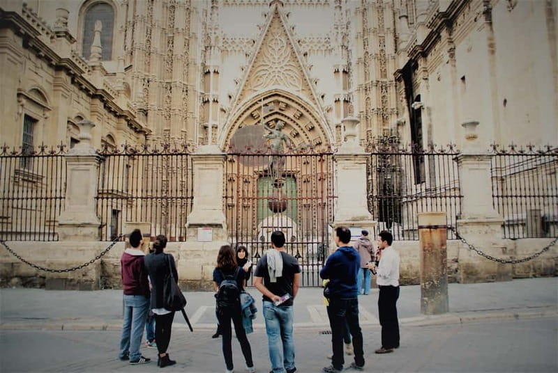Alcazar & Cathedral of Seville Exclusive Group max. 9 guests - Giralda tower: the 34 ramps and the 360-degree payoff