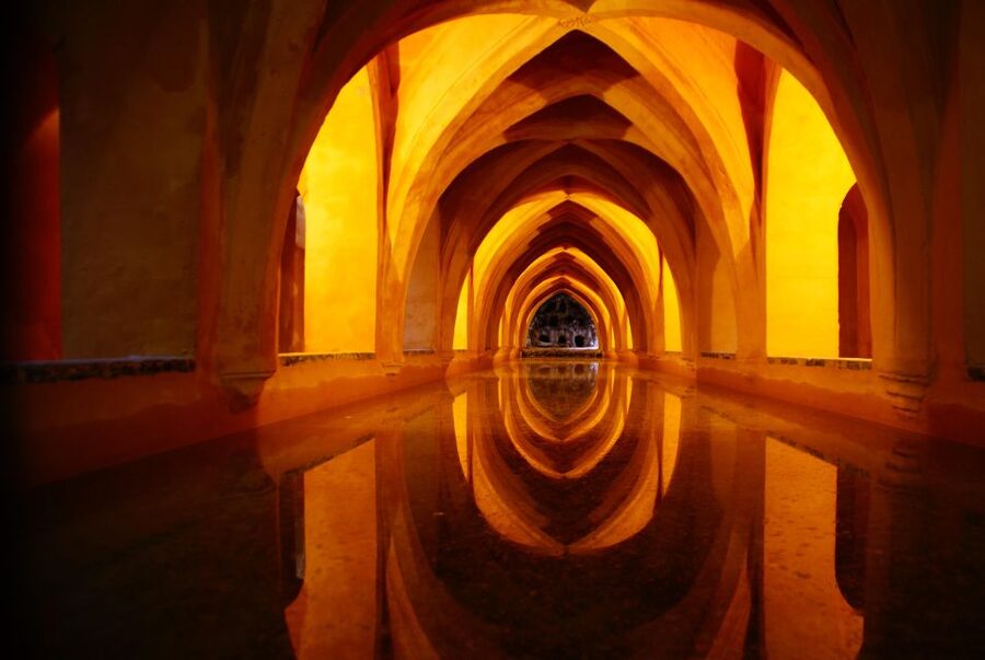 Alcazar & Cathedral of Seville Exclusive Group max. 9 guests - Quick reset at Puerta del Perdón and the Patio de los Naranjos