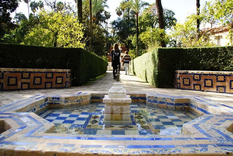Alcazar & Cathedral of Seville Exclusive Group max. 9 guests - Pacing in a 3-hour format: efficient, not exhausting