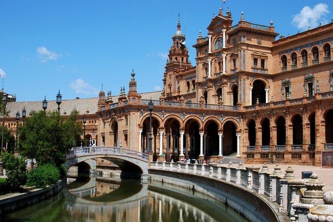 Alcazar, Cathedral, Santa Cruz Quarter, Bullring and River Cruise Tour in Seville - Key Points to Know Before You Go