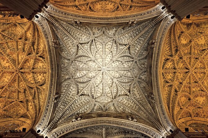 Alcazar of Seville Guided tour with Skip the Line Access - What the official guide and audio add (and where to listen hardest)