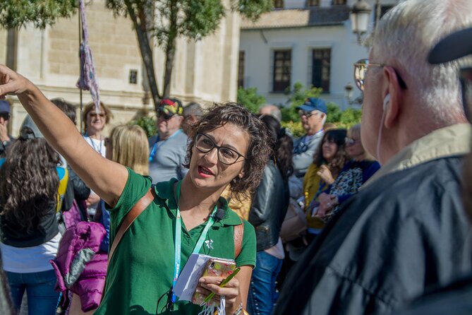 Alcazar of Seville Tour with Skip the Line Ticket - Guides and storytelling: what you can expect from real people, not scripts