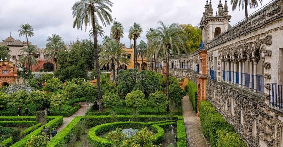 Alcazar of Seville VIP Tour - VIP entrance that helps you start strong