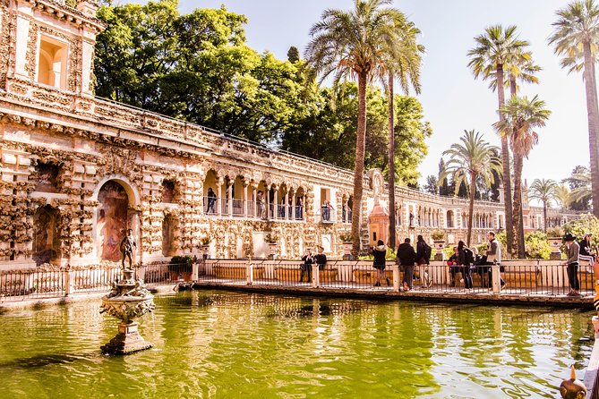 Alcazar Seville Tickets I Tour I Official Guide I Skip the Line - Cathedral and Giralda context on the way in (what you get without a full second tour)