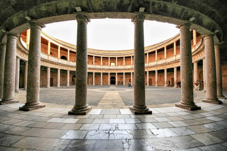 Alhambra and Albaicín Full-Day Private Tour from Seville - Price and value: $548 per person, and what you’re really buying
