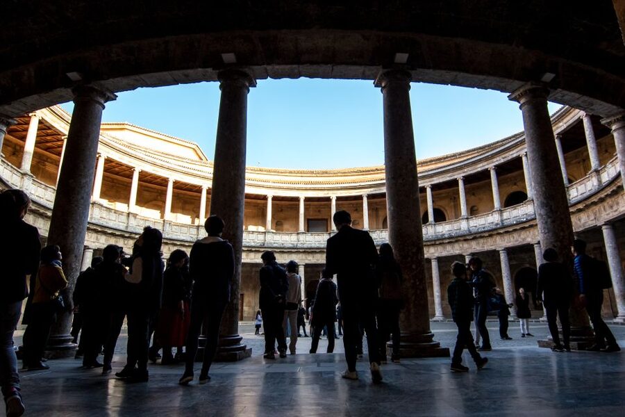 Alhambra and Albaicín Full-Day Private Tour from Seville - The Seville-to-Granada flow: long drive, smart breaks