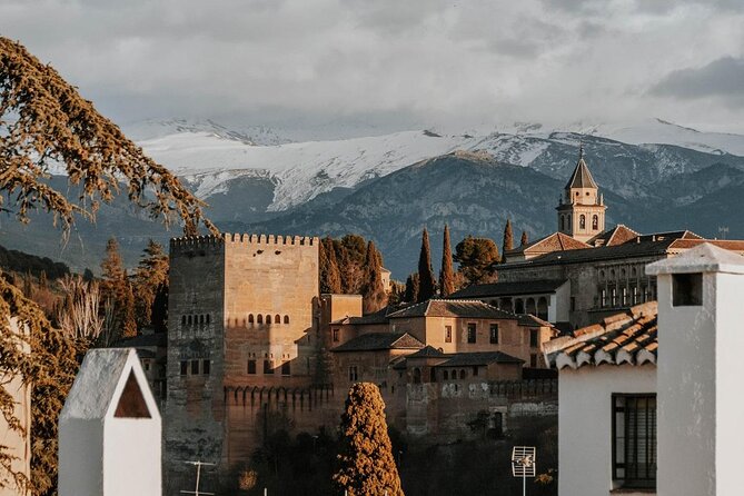Alhambra Private Tour & Nazaries Palaces from Seville with Pickup - Key Things You’ll Notice on This Tour