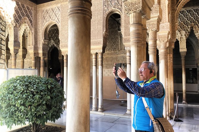 Alhambra with Nazaries Palaces Private Tour from Seville - Generalife Gardens: the hillside break between palaces