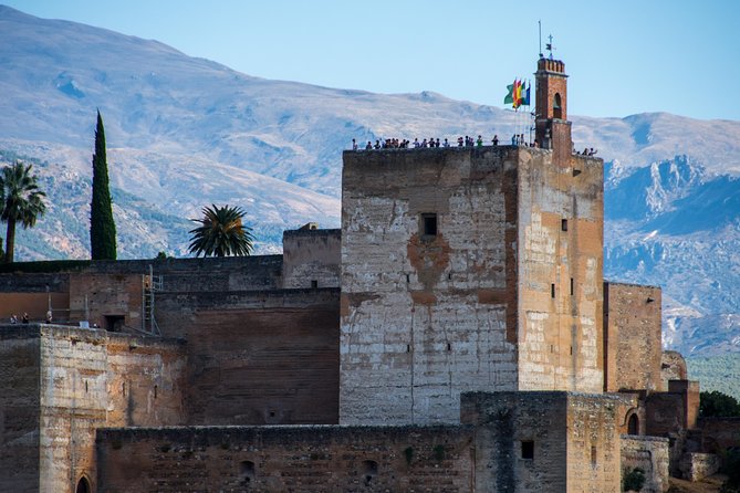 Alhambra with Nazaries Palaces Private Tour from Seville - Nasrid Palaces: where the tour’s payoff is concentrated
