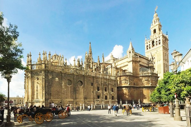 Bike tour through the monumental area of Seville - Torre del Oro: Seville’s port defense story in 10 minutes