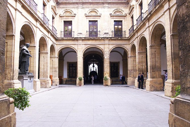Bike tour through the monumental area of Seville - Real Maestranza view: architecture and culture from a key vantage