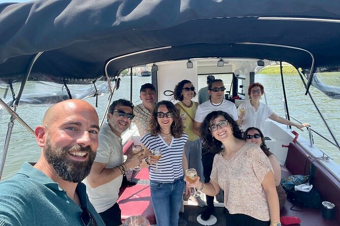 Boat Trip "Los Rincones del Guadalquivir" - Getting there: the Puente de San Telmo meeting point and what you’ll do at the start