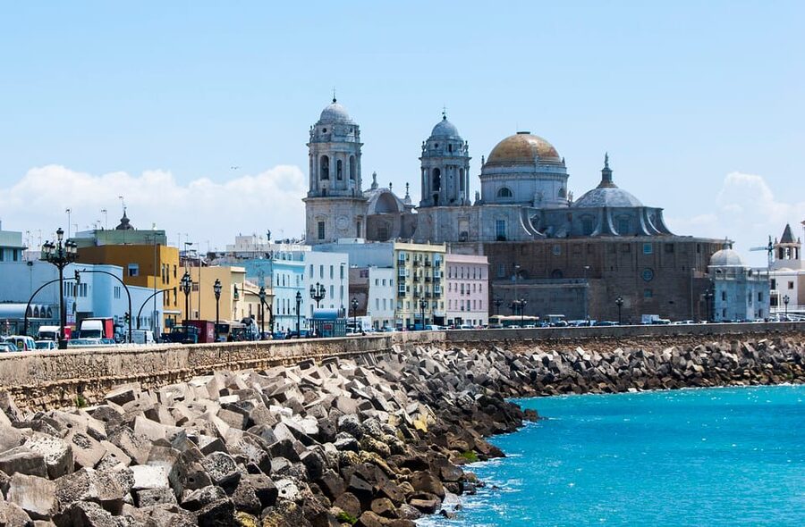 Cadiz Full-Day Guided Excursion from Seville - El Pópulo, Cathedral area, and Santa Cruz Church: the old town orientation that pays off