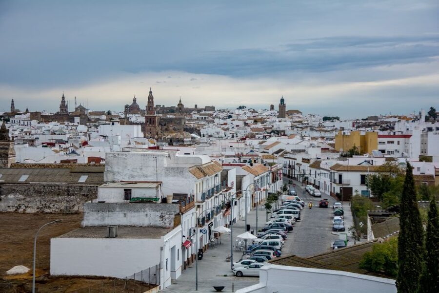 Carmona and Necropolis Tour from Seville - Santa Maria and Iglesia de Santiago: churches that explain changing eras