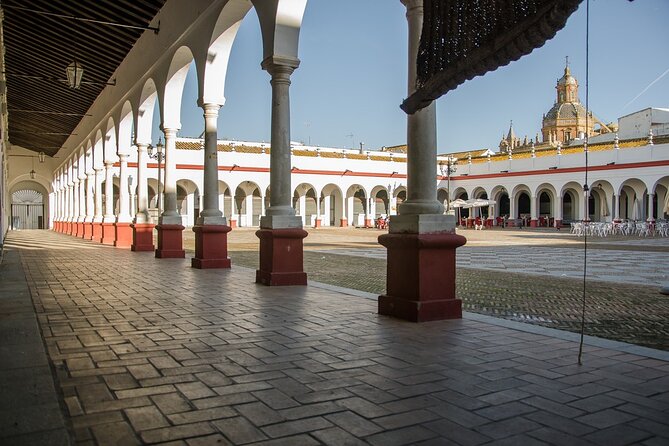 Carmona Roman Necropolis and History Walking Tour - Alcázar de la Puerta de Sevilla: a short finish that ties eras together