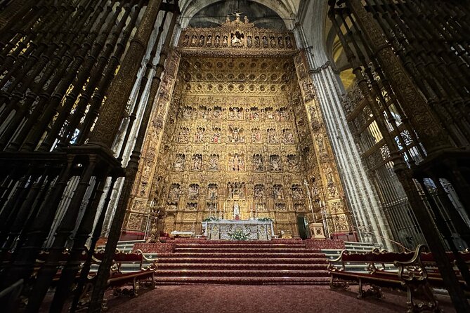 Cathedral Tour of Seville Giralda and Barrio Santa Cruz All in One - Priority Access and Small-Group Comfort (Why That Matters)