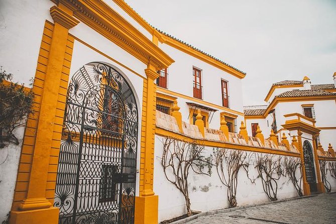 Complete Triana Tour "Corrales included" - Triana on foot: why this route clicks