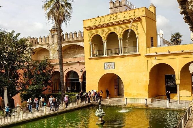 Daily Alcazar tour - What’s included versus what you must plan for