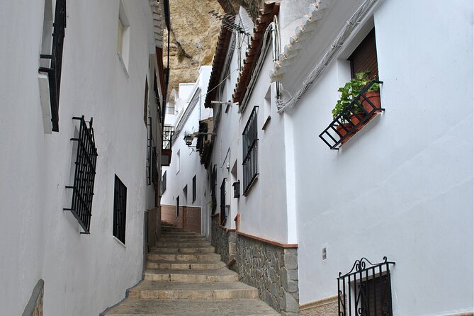 Day trip to Zahara, Setenil and Ronda from Seville - Ronda: the star of the day and where timing matters