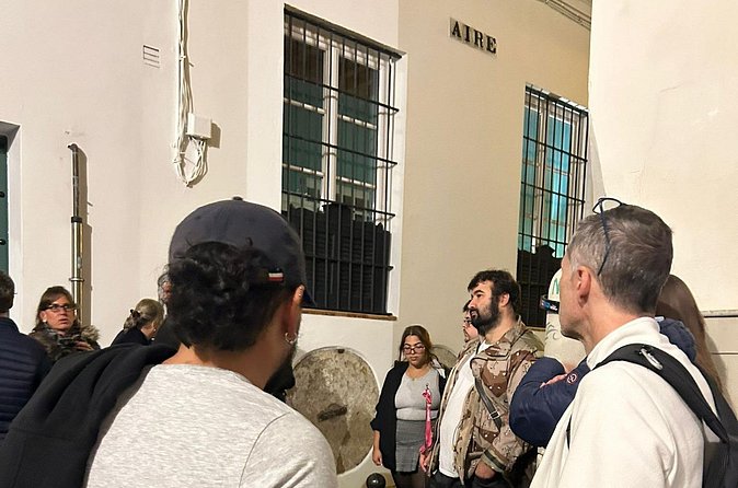 Enchanted Seville Walking Tour - Calle Laraña: the “golden mile” of mystery