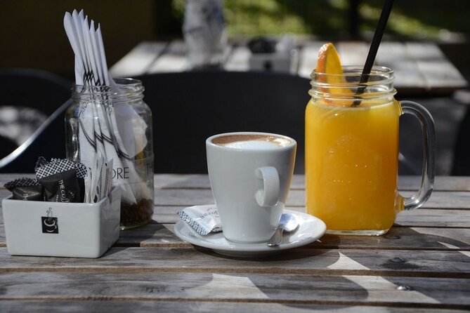 Exclusive Alcazar with breakfast or afternoon coffee in gardens - Stop 1: what you’ll eat in the gardens (and what to expect from the vibe)