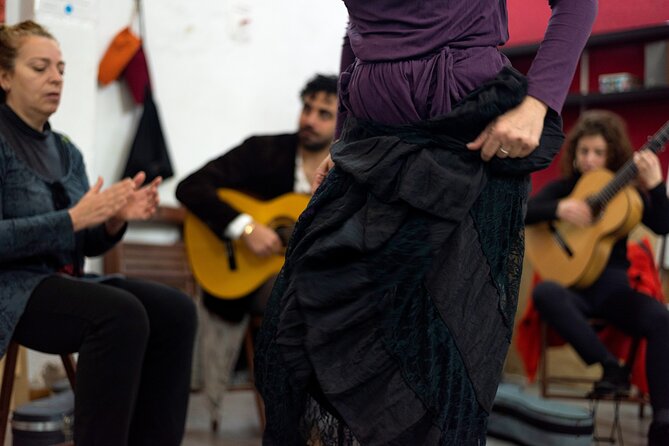 Flamenco Behind The Scenes: Sit in on a Rehearsal in Seville - What you’re actually sitting in on: dancers, guitar, and song