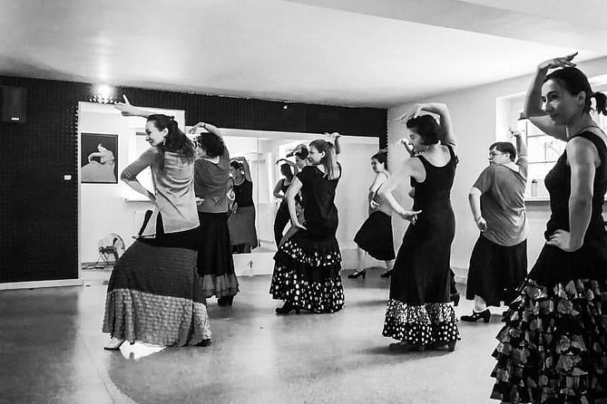 Flamenco Dance Masterclass - A 60-Minute Flamenco Reset in Seville’s Old Town