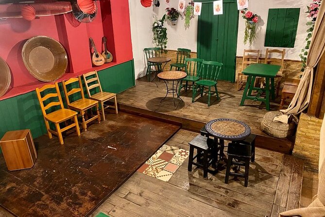Flamenco Esencia: an unforgettable, intimate and local show/experience - Inside Quedá de Triana: what you’re walking into