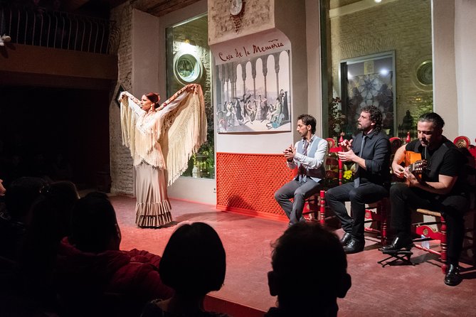 Flamenco Show at Casa de la Memoria Admission Ticket - Souvenir photos: a small add-on that does not distract the show