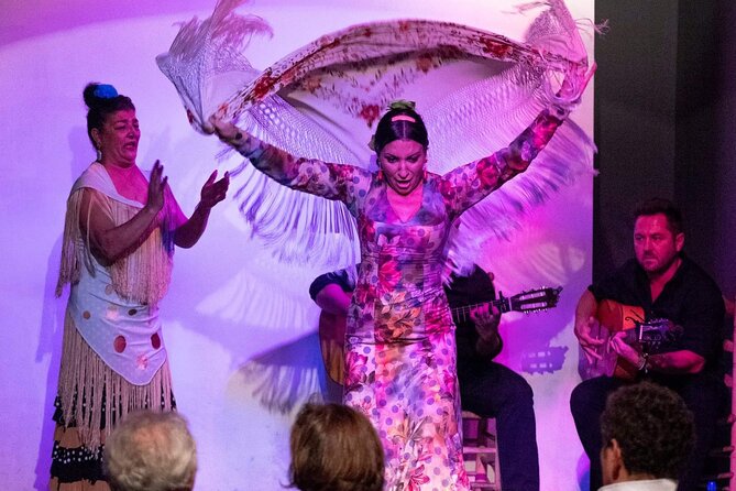 Flamenco show at the foot of the Giralda in Seville - Practical tips so you actually enjoy it (not just attend)