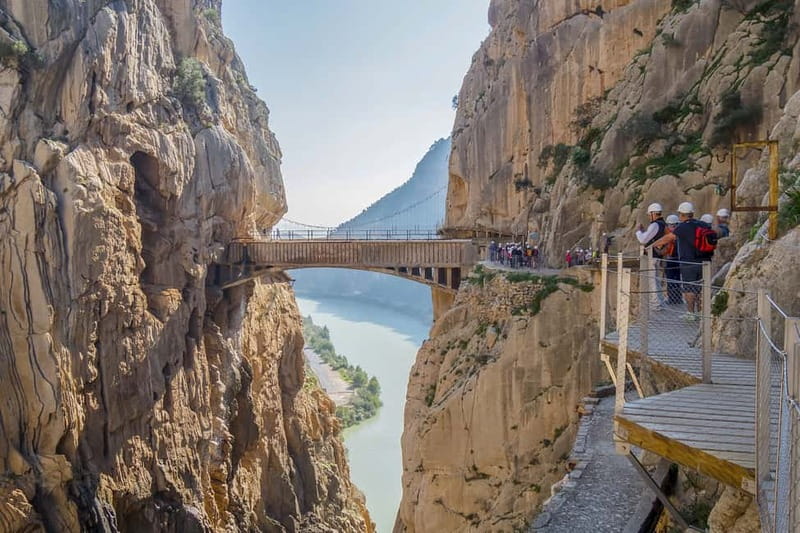 From Seville: Caminito del Rey Hike Day Trip - The El Kiosko break and the short pre-hike walk