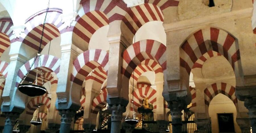 From Seville: Full-Day Essential Córdoba Tour - Córdoba on foot: tracing rulers through street-level details