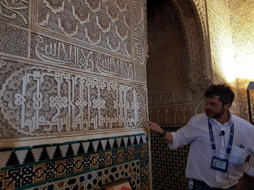 From Seville: Granada Day Trip with Alhambra and Albaicín - Lunch in Granada on your own: what to do with the free time