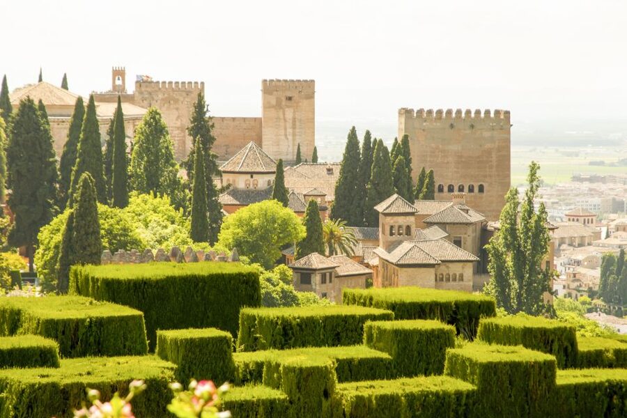 From Seville: Granada Day Trip with Alhambra and Albaicín - Alhambra guided tour (3 hours): Nasrid Palaces, Alcazaba, Generalife
