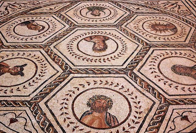 From Seville: Italica Roman City & Medieval Monastery Tour - Key highlights to watch for