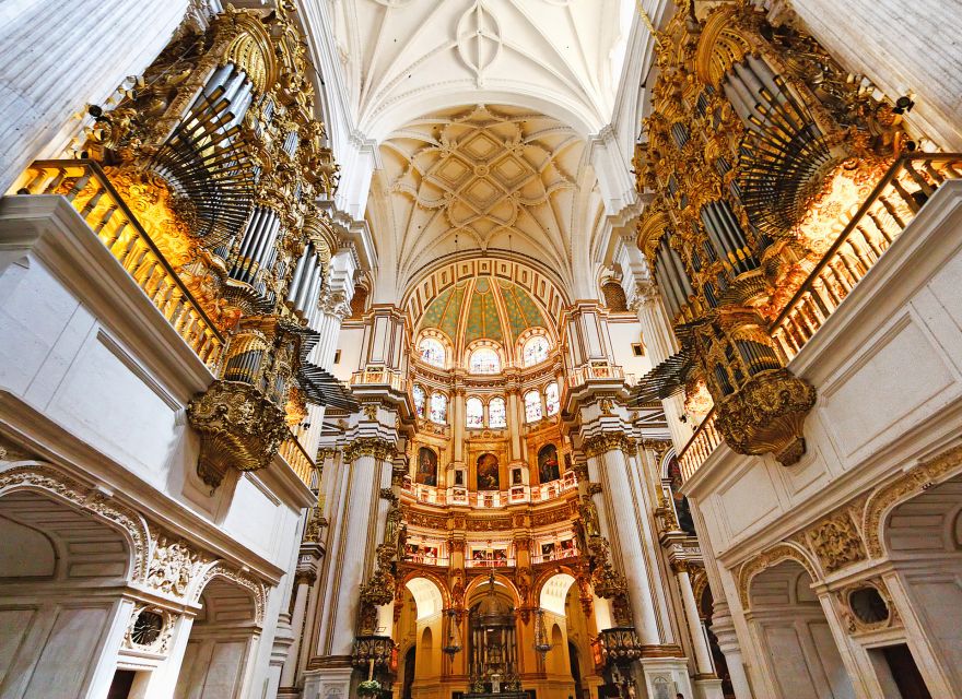 From Seville: Private Transfer to Granada and Córdoba Tour - Judería lanes, the synagogue stop, and patios you can actually see