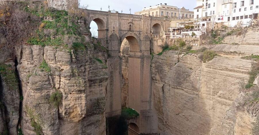 From Seville: Ronda+Setenil de las Bodegas Day Trip - Ronda on Your Terms: Free Time vs. a Local Guide