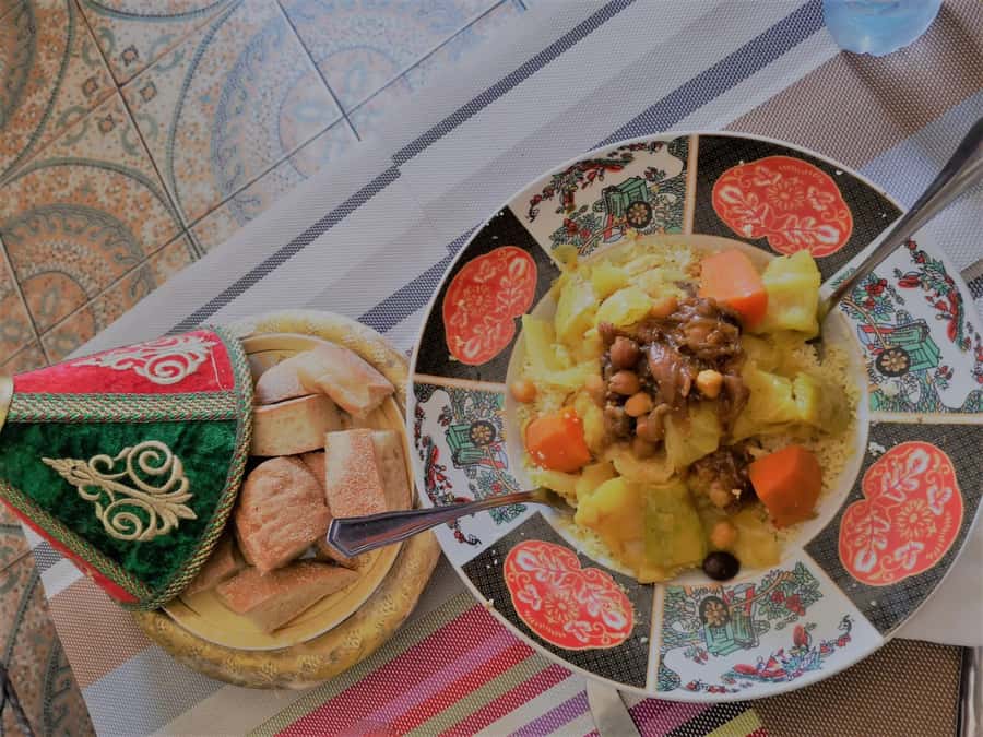 From Seville: Tangier Day Trip with Local Guide and Lunch - The guide factor: Rashid, Carlos, and the value of someone who knows the rhythm